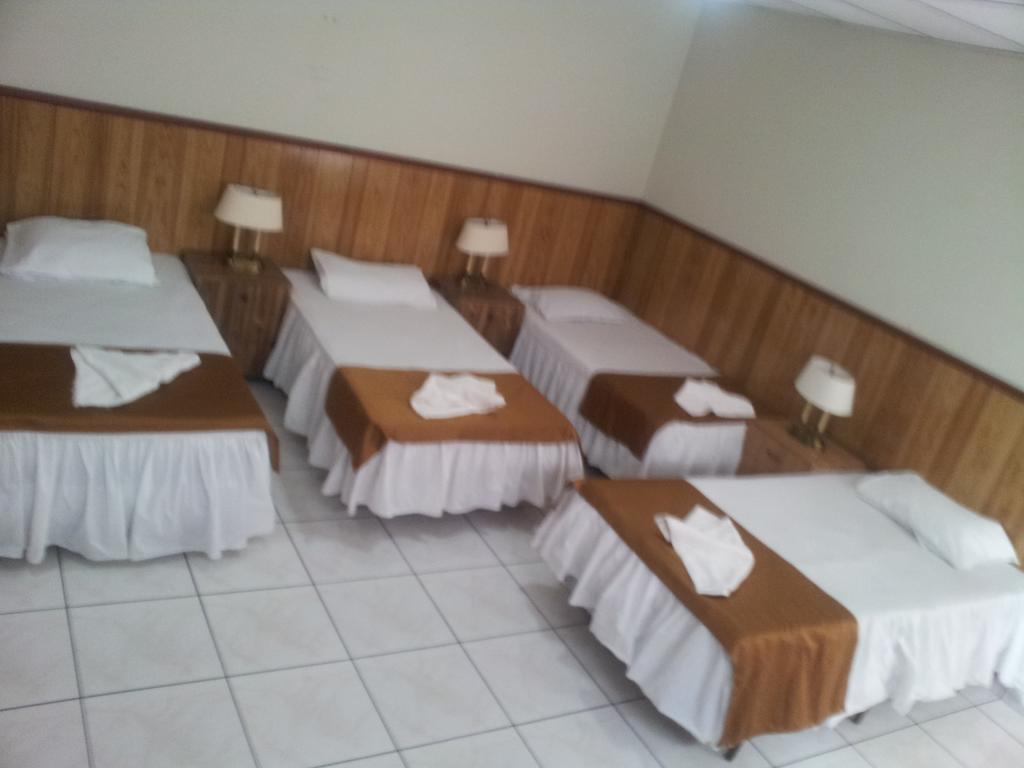 Hotel Manantiales El Salvador サンサルバドル 部屋 写真